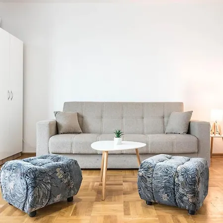 아파트 Bright And Comfy Place