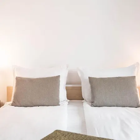 아파트 Bright And Comfy Place 바르나